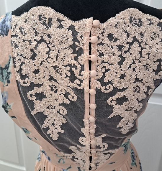 NWT Asos Floral Gown With A Lace Back   Size 4 - Picture 4 of 11